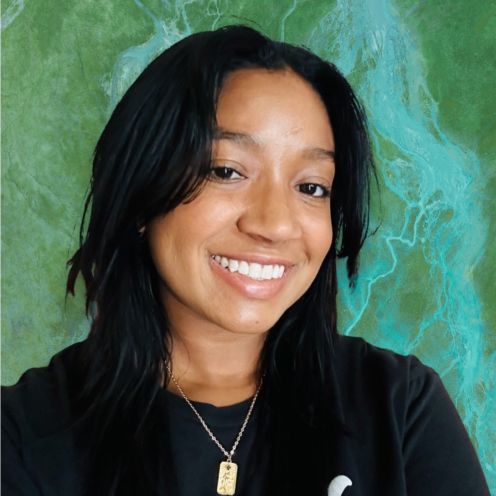 Meet your Posher, Alexis